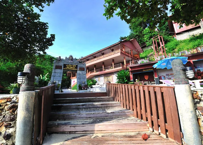 Koh Ngai Cliff Beach Resort
