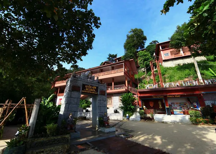 Koh Ngai Cliff Beach Resort