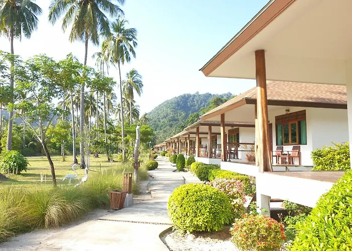 Koh Ngai Paradise Beach